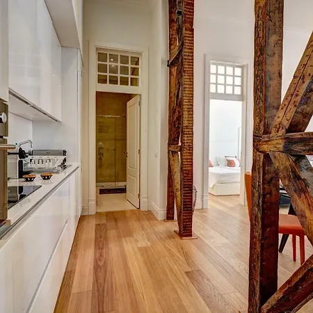 Downtown Lovers: Madalena's Apartment's * Lisboa