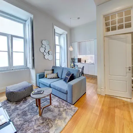 Downtown Lovers: Madalena's Apartment's Apartment