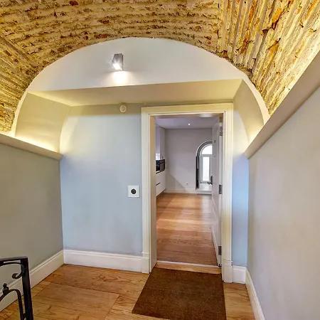 Downtown Lovers: Madalena's Apartment's *