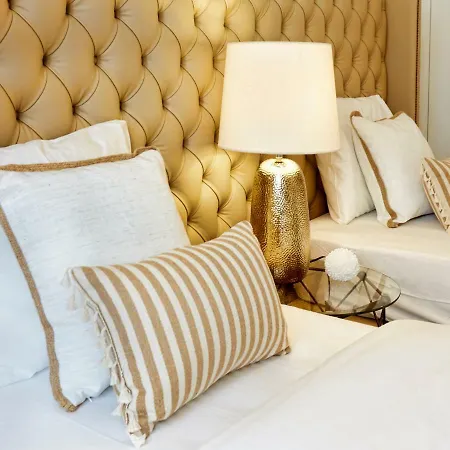 Downtown Lovers: Madalena's Apartment's *