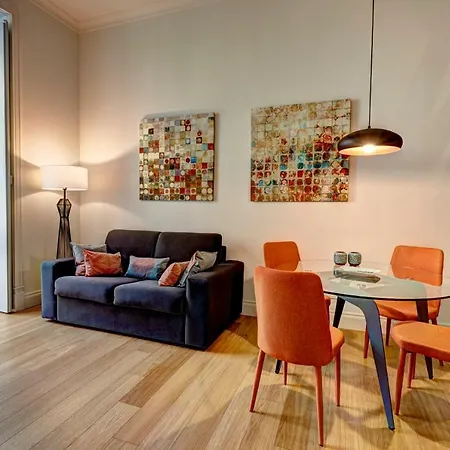 Downtown Lovers: Madalena's Apartment's * ליסבון