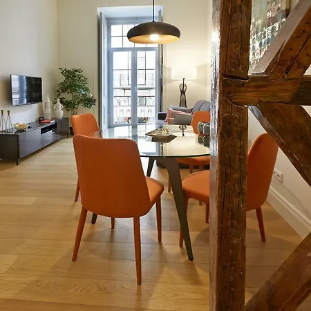 Downtown Lovers: Madalena's Apartment's Apartman *