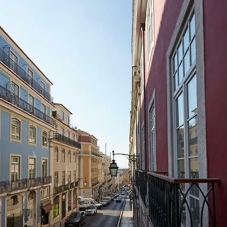Downtown Lovers: Madalena's Apartment's *